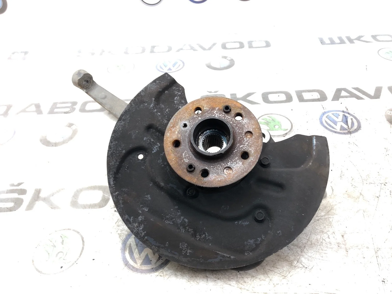 Кулак поворотный Mercedes-Benz Ml 2009 A1643301320 W164 3.0 OM642.940, передний левый