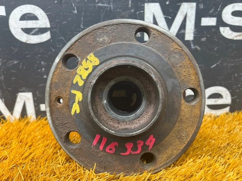 Ступица Volkswagen Passat Cc 2010 1K0407621F B6/358 CCZB, передняя левая