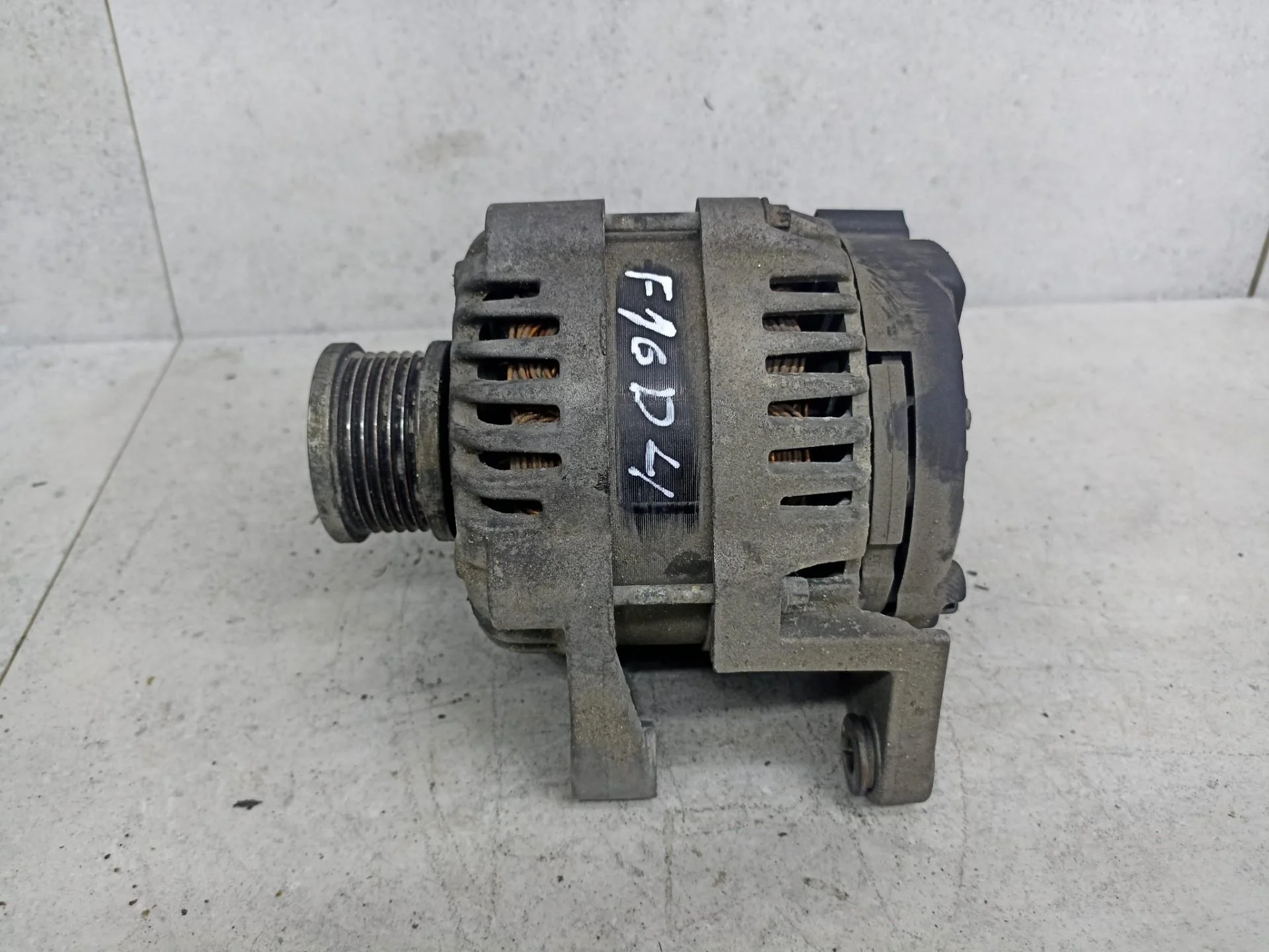 Генератор Chevrolet Cruze 2012 13579666