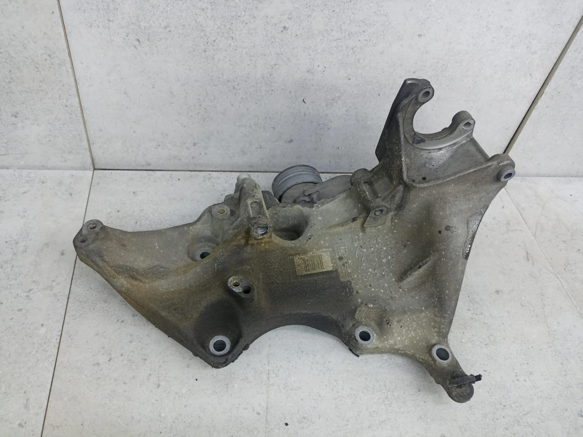 Кронштейн генератора Renault Duster 2010