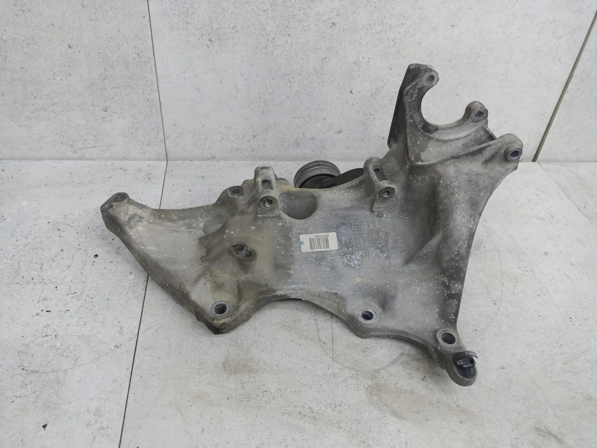 Кронштейн генератора Renault Duster 2015