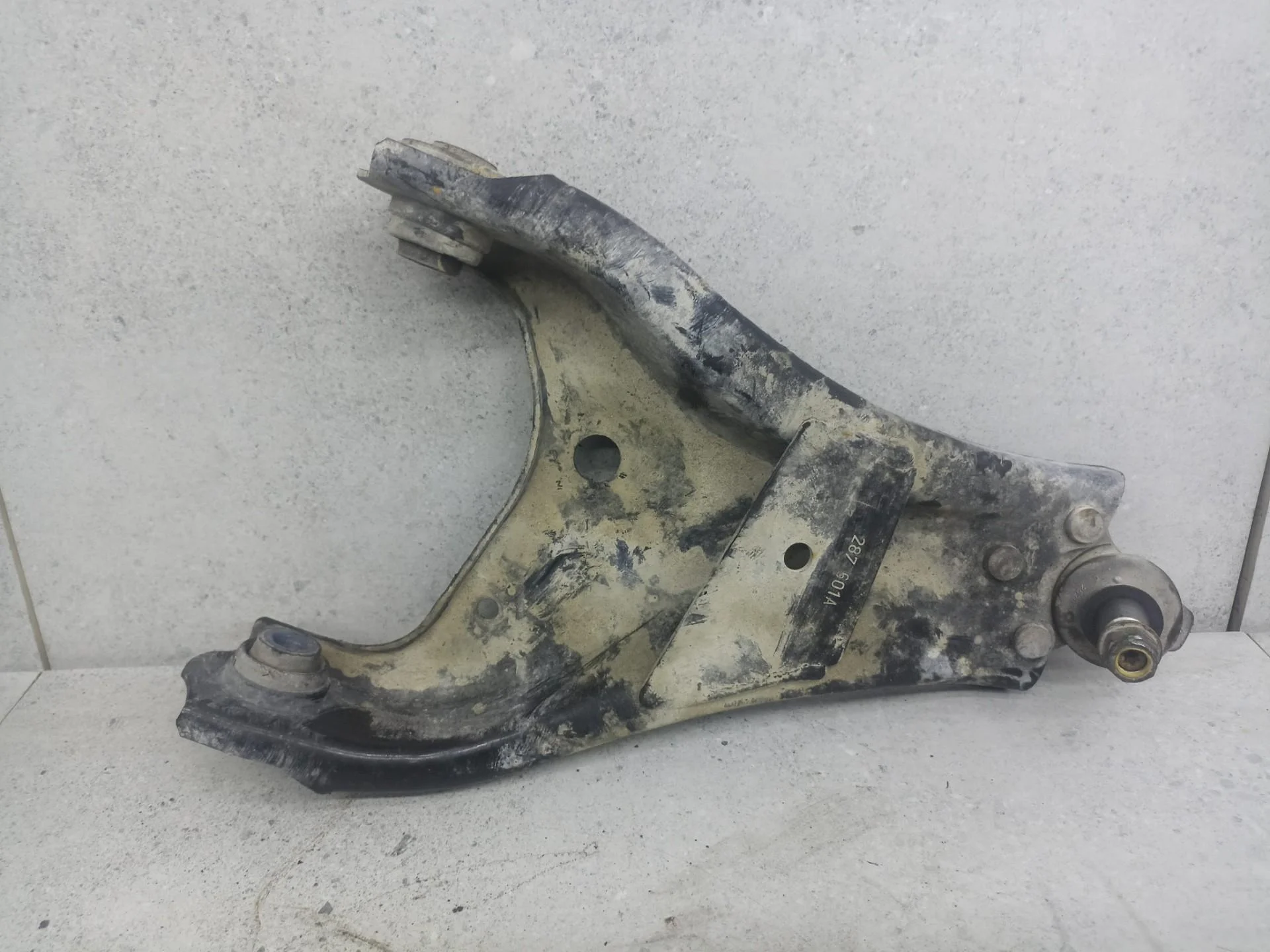 Рычаг передний правый Renault Duster 2014