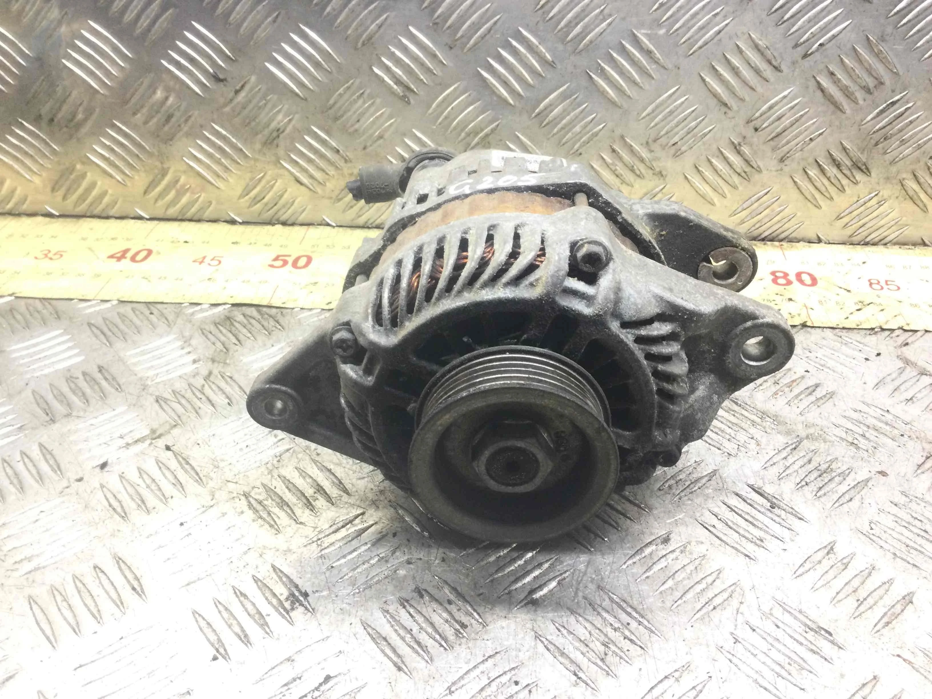 Генератор Mitsubishi Colt 6 поколение 2002 - 2008 бензин 1.3 i Механика Х/б