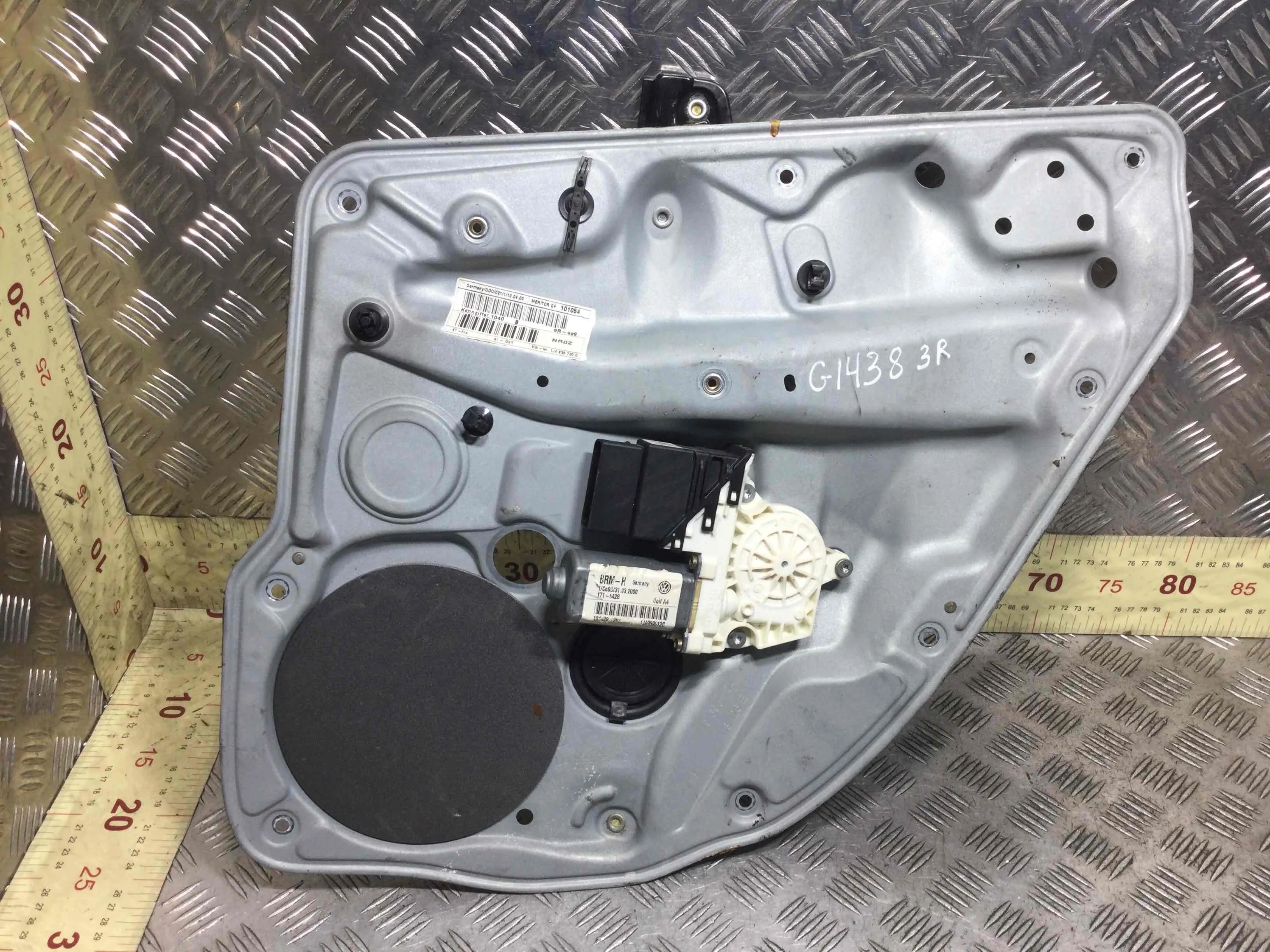 Стеклоподъемник электрический задний правый Volkswagen Golf 4 поколение (1997-2004) бензин 1.4 i Механика Универсал