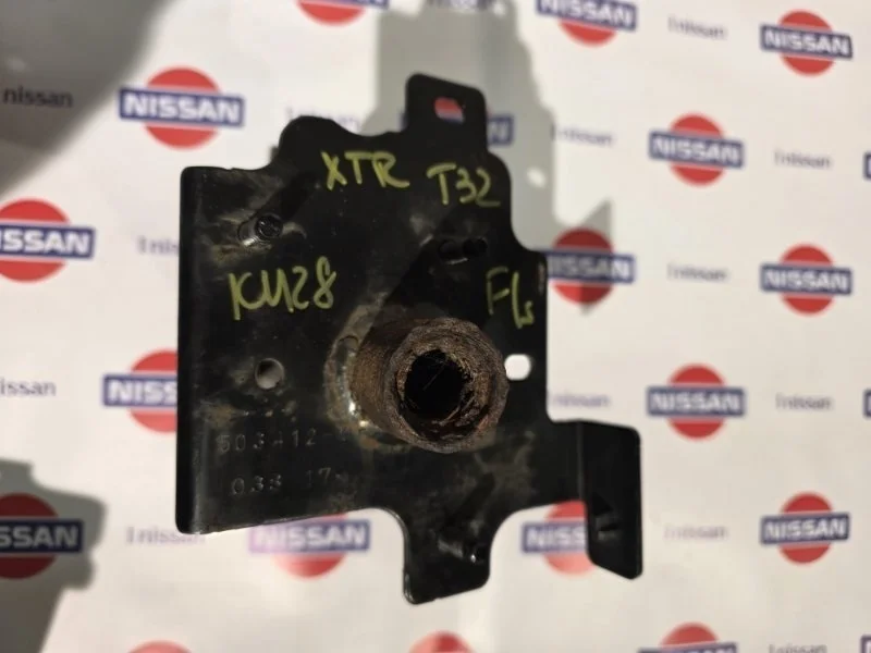 Кронштейн усилителя бампера Nissan X Trail 2017 622114CL2A T32 M9R, передний левый