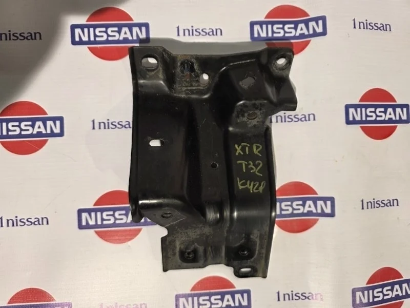 Кронштейн замка капота Nissan X Trail 2017 625504CB0A T32 M9R, передний