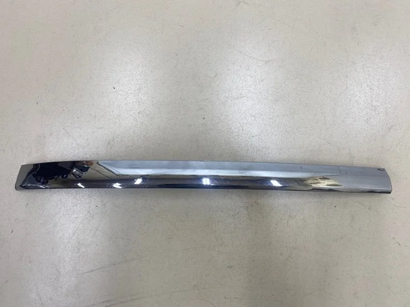 Молдинг бампера передний левый Volkswagen Touareg