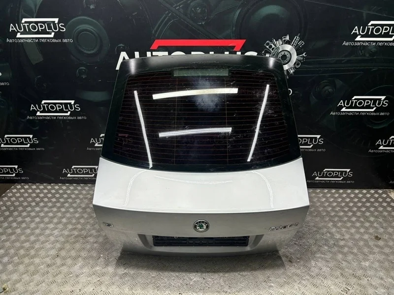 Крышка багажника Skoda Octavia 2011 1Z5827025 ЛИФТБЭК А5 1.4 CAXA