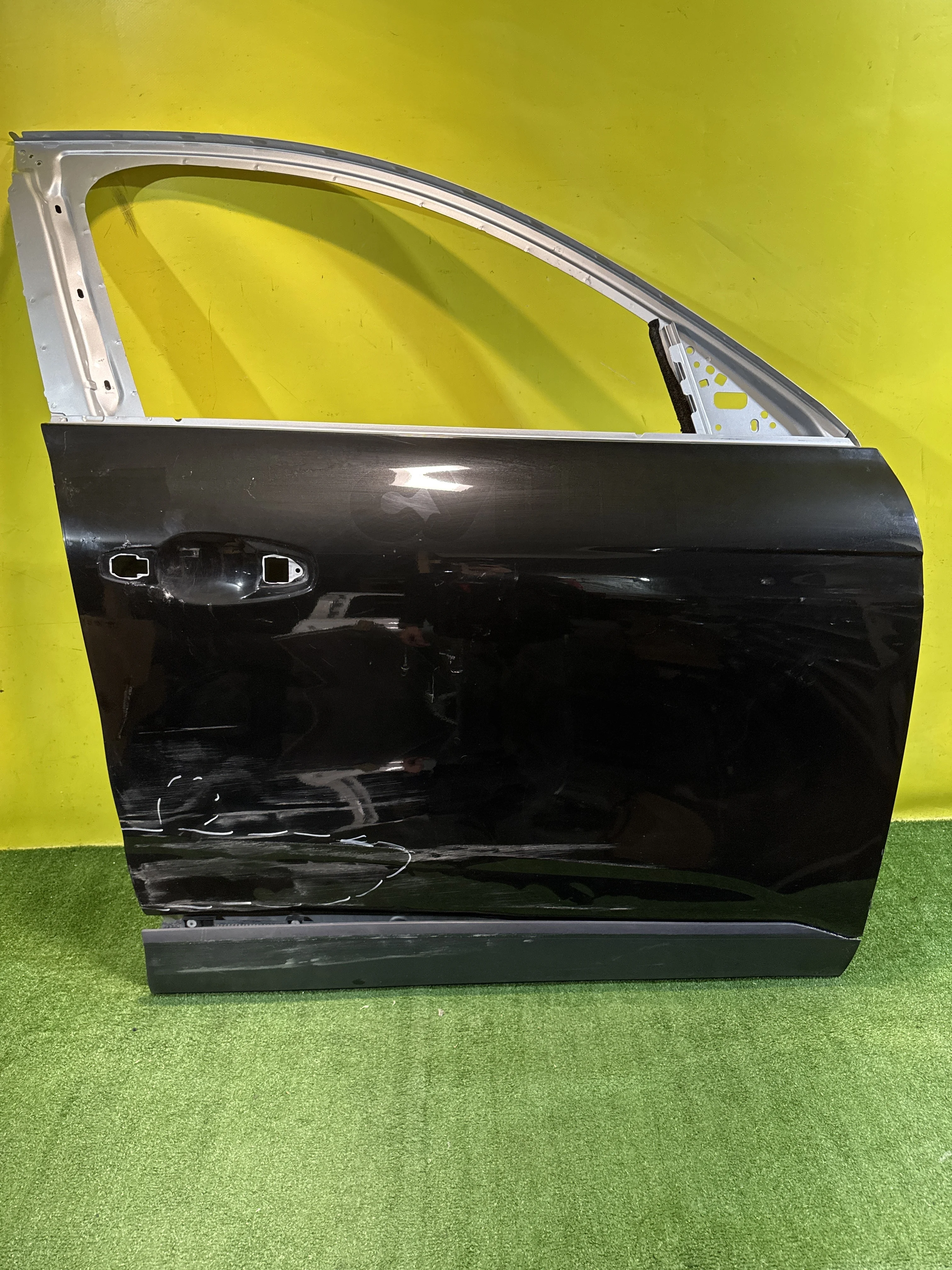 Дверь передняя правая  Renault Arkana 2018 801000399R  33236