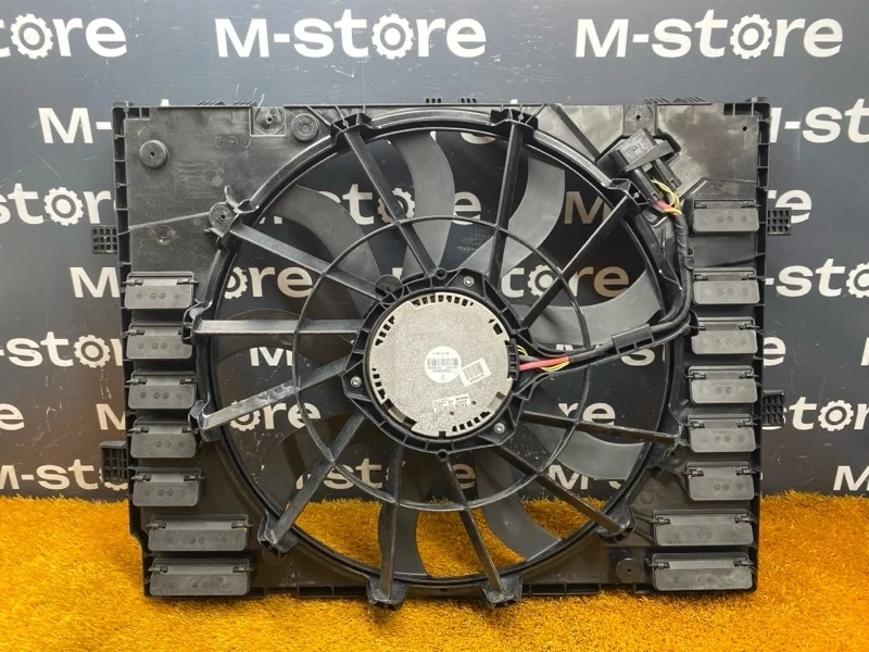 Вентилятор радиатора Volkswagen Touareg 2011 7P0121207A 7P CGRA