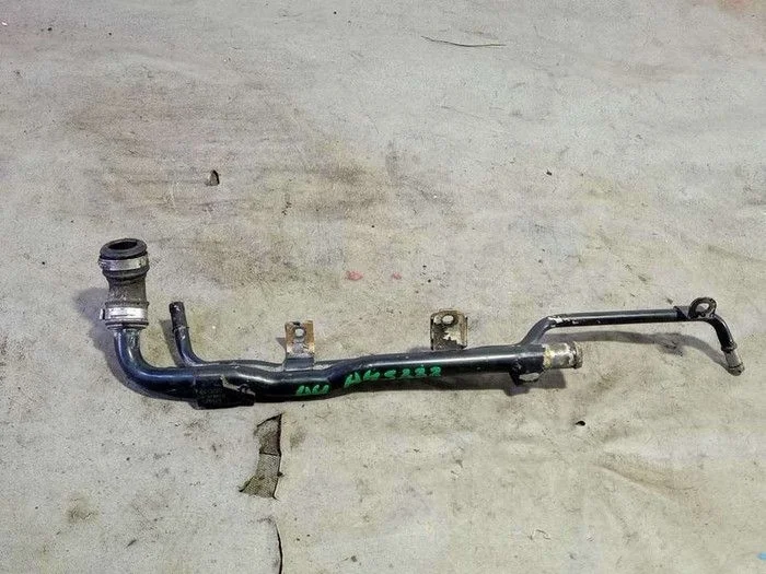 Патрубок охлаждения Audi A4 B6 (2000—2006)