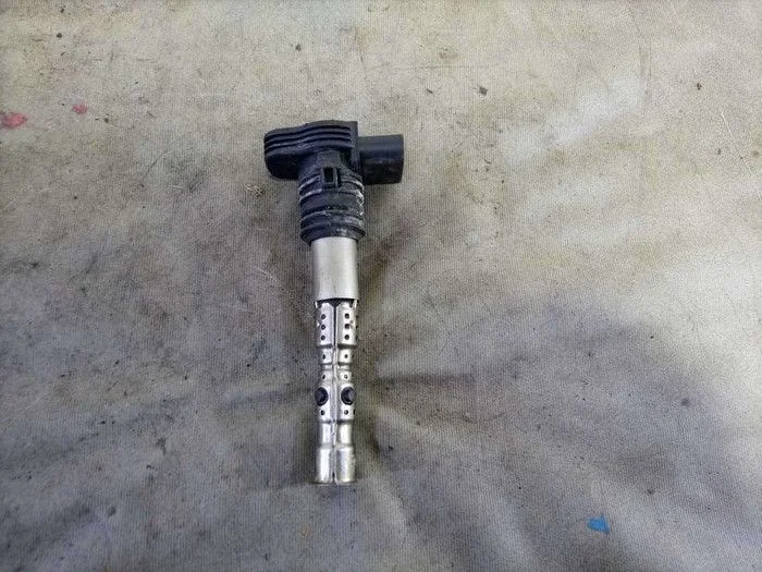 Катушка зажигания Audi A4 B6 (2000—2006)