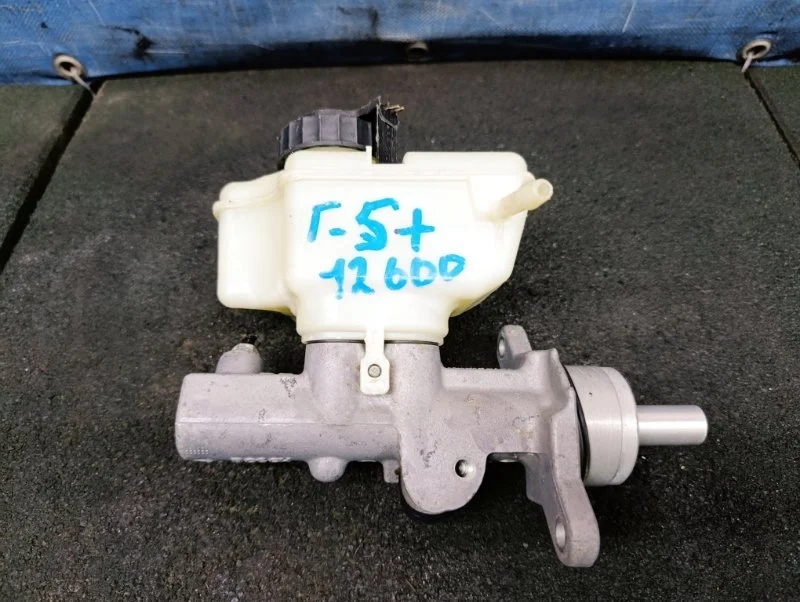 Цилиндр главный тормозной с бачком Volkswagen Golf Plus 2009 1K1614019F 5M1 1.6 BSE