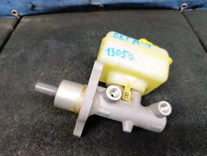 Цилиндр главный тормозной с бачком Skoda Octavia A4 1997-2011 1J1614019G 1U