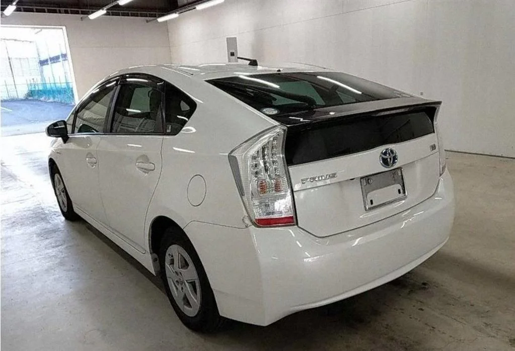 Продажа Toyota Prius 1.8 (99Hp) (2ZR-FXE) FWD CVT по запчастям