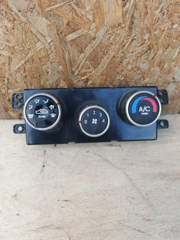 Блок управления климат-контролем Hyundai Tucson