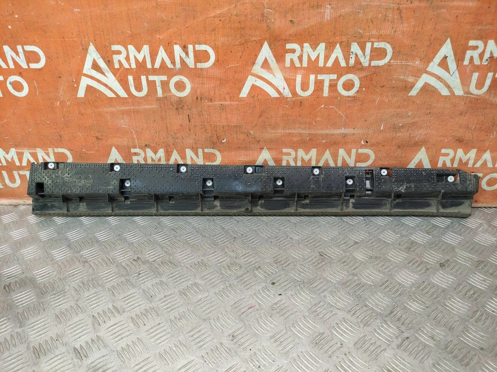 Кронштейн молдинга двери Renault Arkana 2019-нв