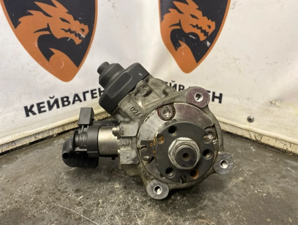 Топливный насос высокого давления Volkswagen Tiguan 2010 5N