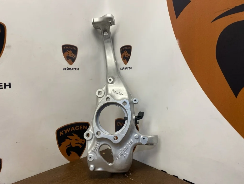 Кулак поворотный Audi Q5 2014 8R