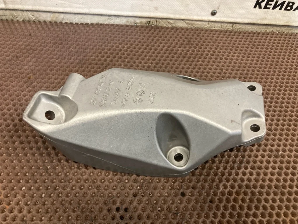 Кронштейн двигателя BMW X4 2017 F26