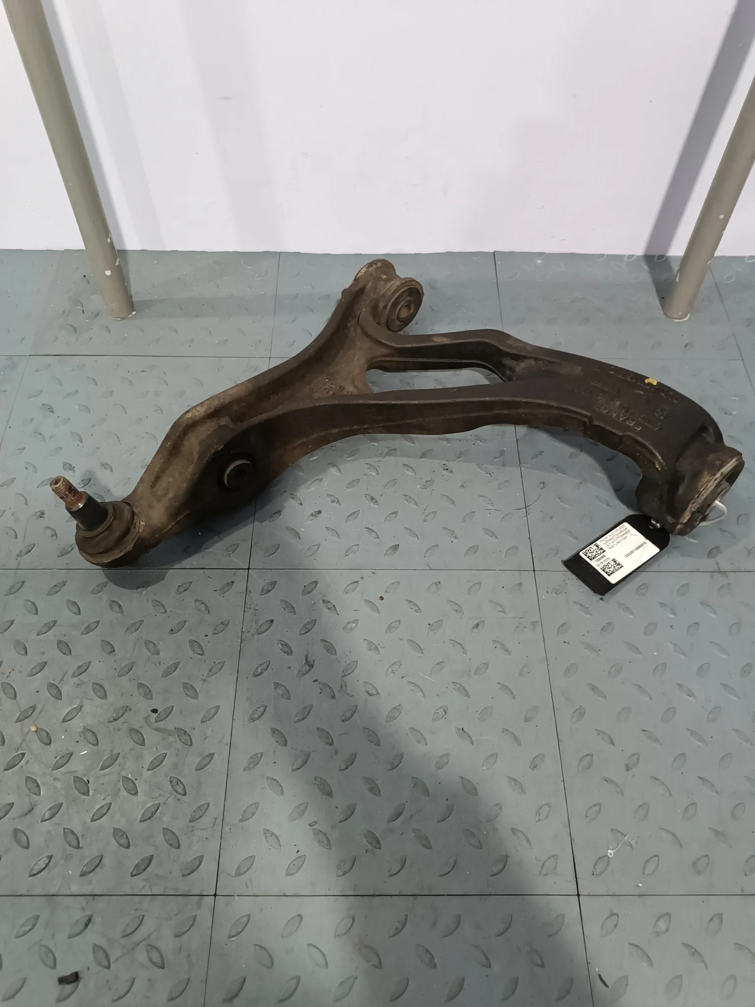 РЫЧАГ AUDI VOLKSWAGEN Q7 TOUAREG 4LB 7L6 7L7 7LA 4WD ПЕРЕДНИЙ ПРАВЫЙ НИЖНИЙ 7L0407152H