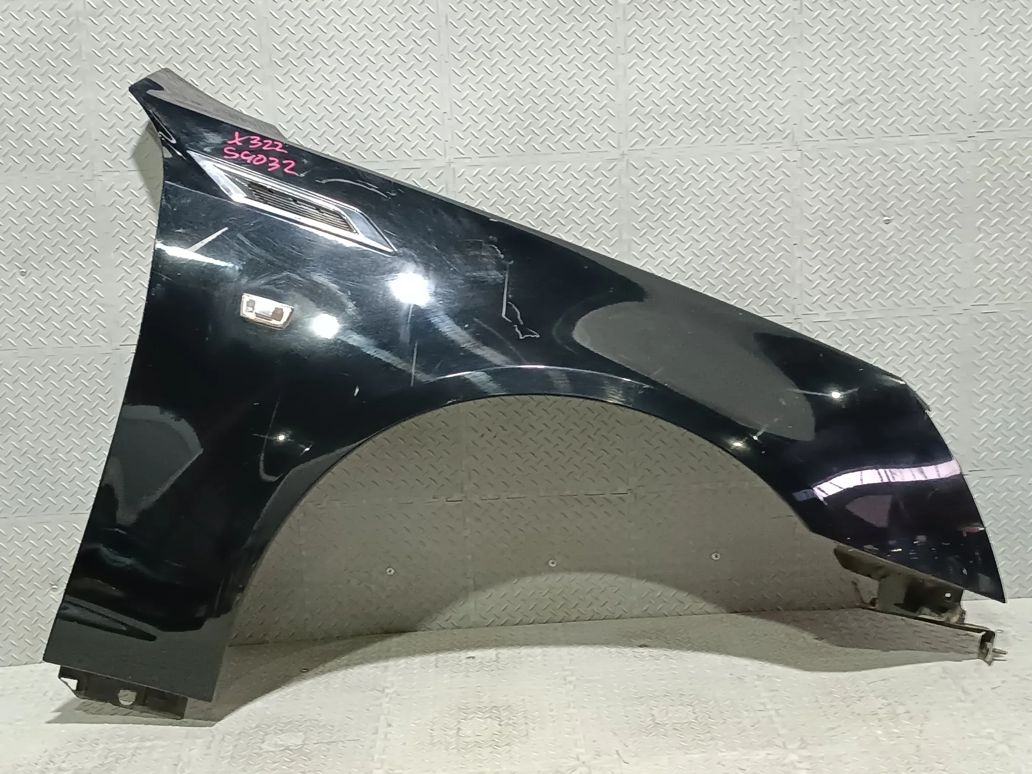 КРЫЛО CADILLAC CTS X322 20851343 ПЕРЕДНЕЕ ПРАВОЕ черный, GBA S4032