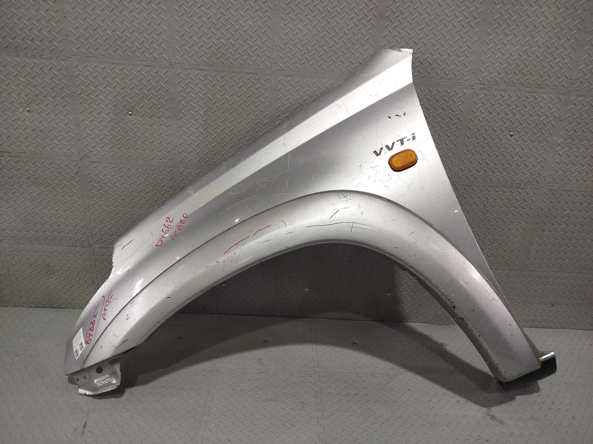 КРЫЛО TOYOTA RAV4 ACA20 ACA20W ACA21 ACA21W CLA20 CLA21 ZCA25 ZCA25W ZCA26 ZCA26W 5381242140 ПЕРЕДНЕЕ ЛЕВОЕ 1 МОДЕЛЬ ДЕФЕНДЕР серебро DY662