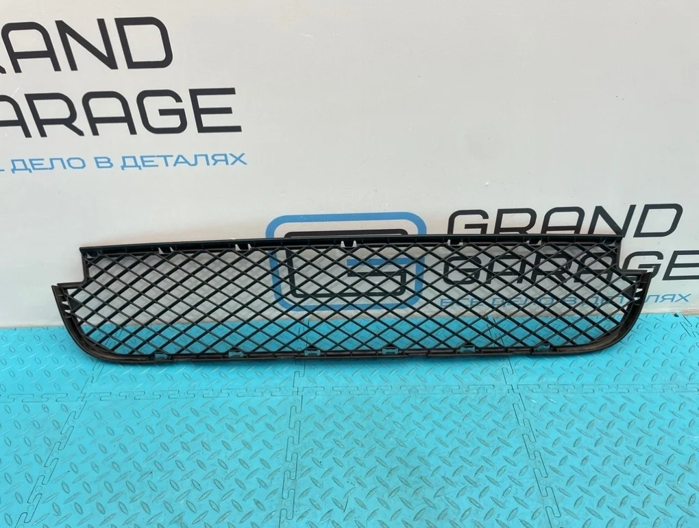 Решетка в бампер Bmw X3 2007 51113416203 E83 N52B25A 2.5
