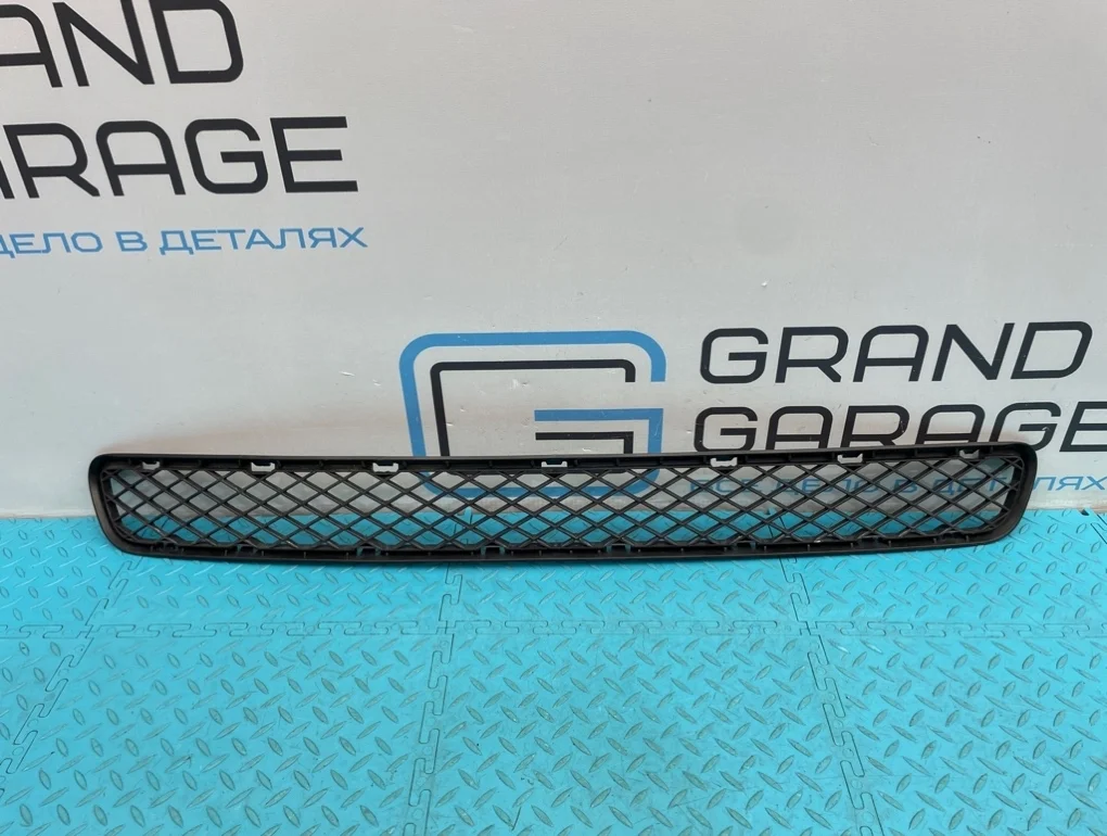 Решетка в бампер Bmw X3 2007 51113416512 E83 N52B25A 2.5, передняя