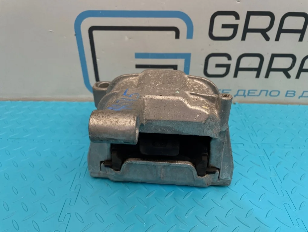 Подушка двигателя Volkswagen Tiguan 2010 5N0199262K 5N1 CCZC 2.0