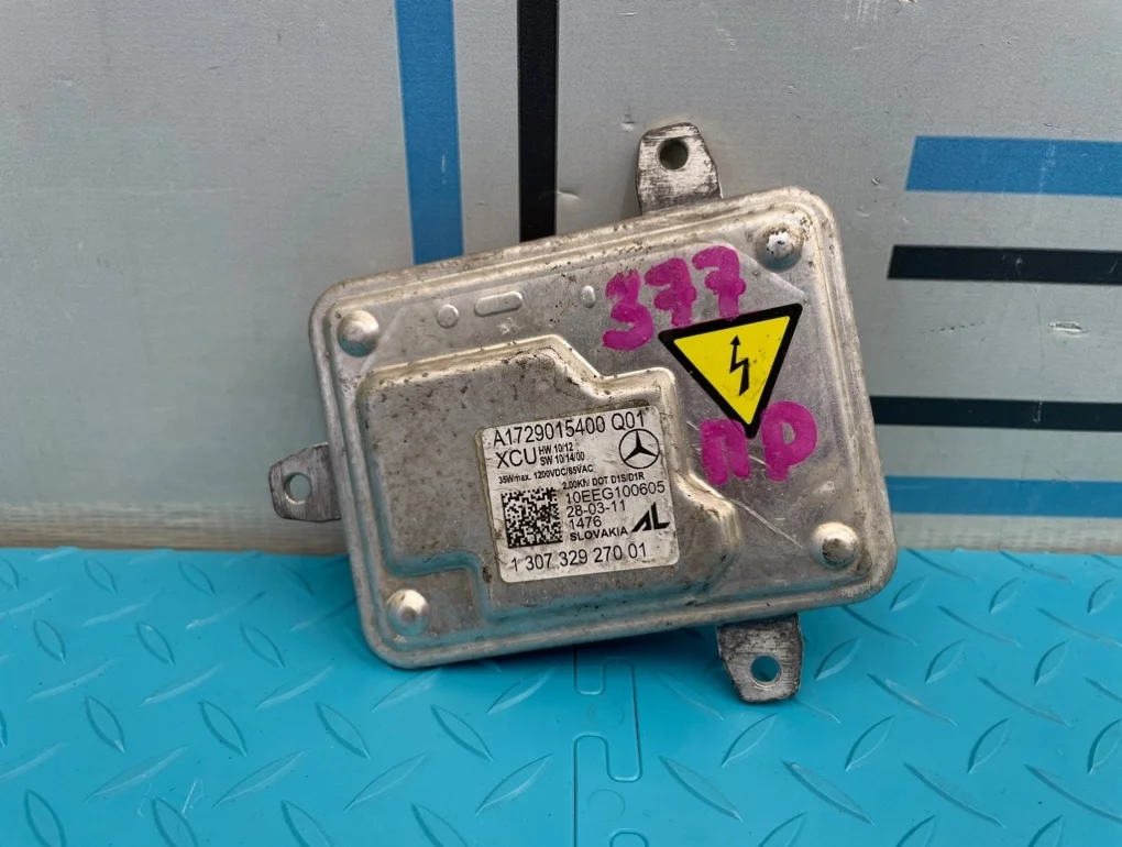 Блок розжига ксенона Mercedes-Benz C-Class 2011 A1729015400 W204 271.860 1.8