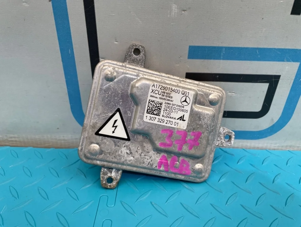 Блок розжига ксенона Mercedes-Benz C-Class 2011 A1729015400 W204 271.860 1.8