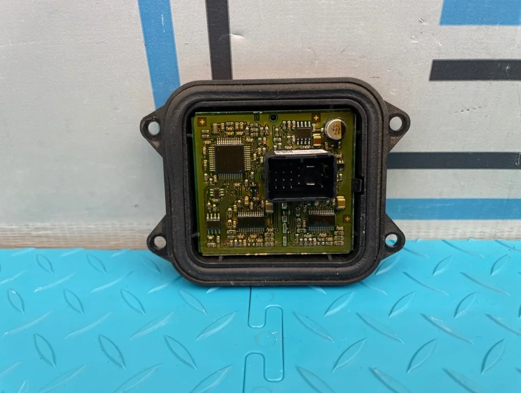 Блок фар Bmw X5 2007 63117182396 E70 N52B30A 3.0