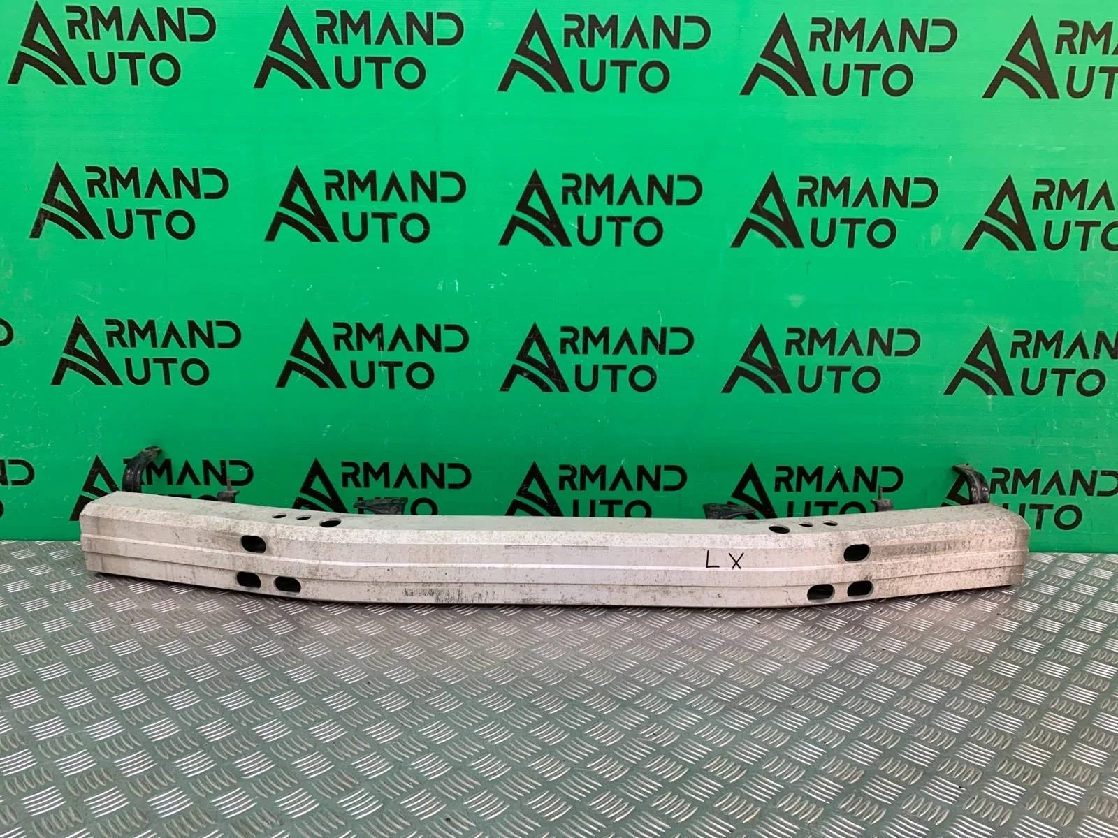 Усилитель бампера Lexus LX 2007-2023 URJ200