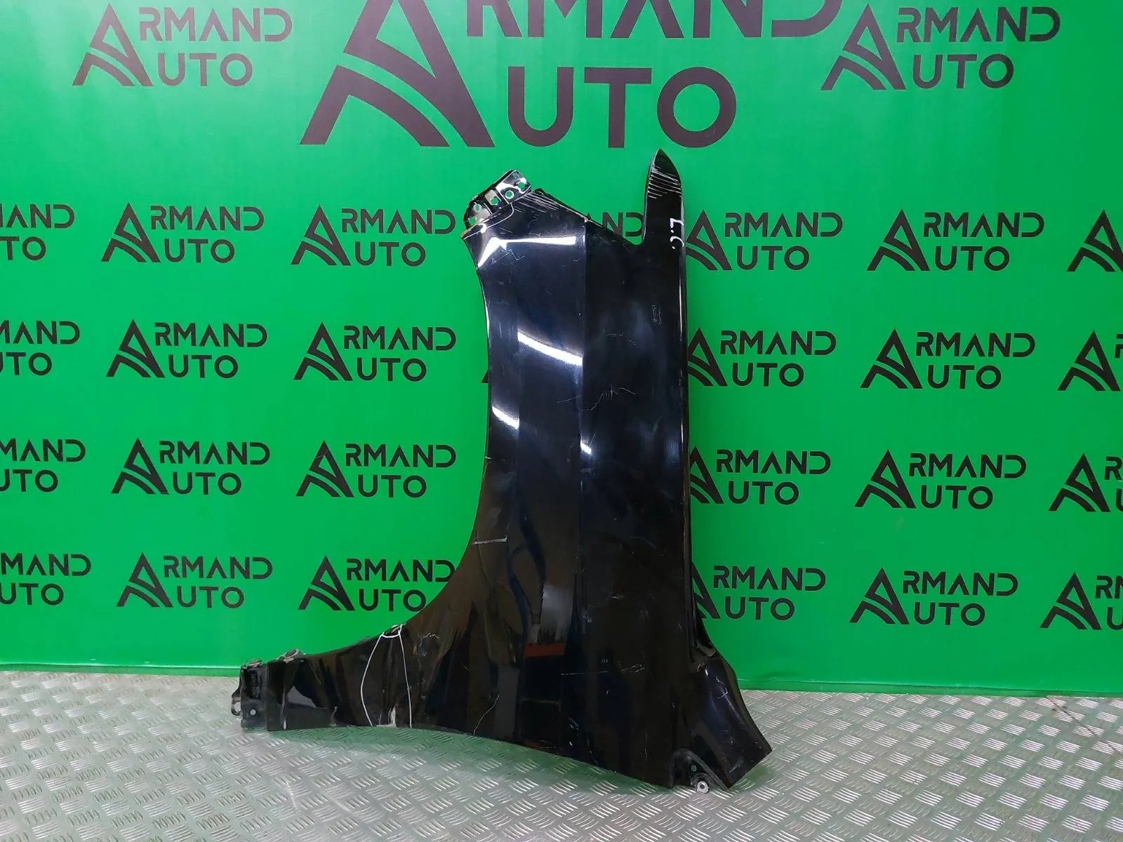 Крыло Toyota Land Cruiser 2015-2021 200