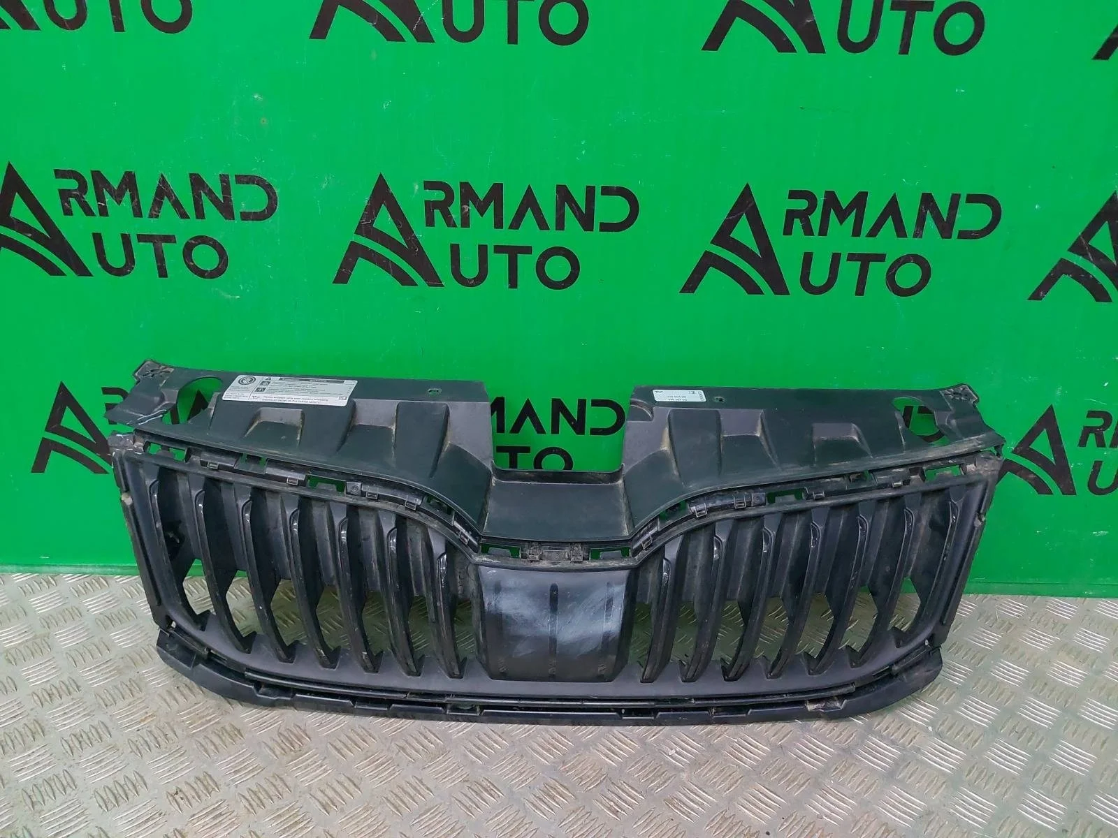 Решетка радиатора Skoda Octavia 2017-2020 3 A7 (5E)