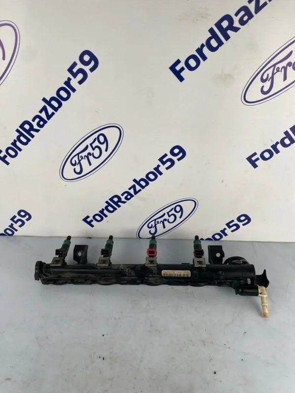 Рампа топливная Ford Focus 2 2007 1698074 CB4 1.6 (HWDA)