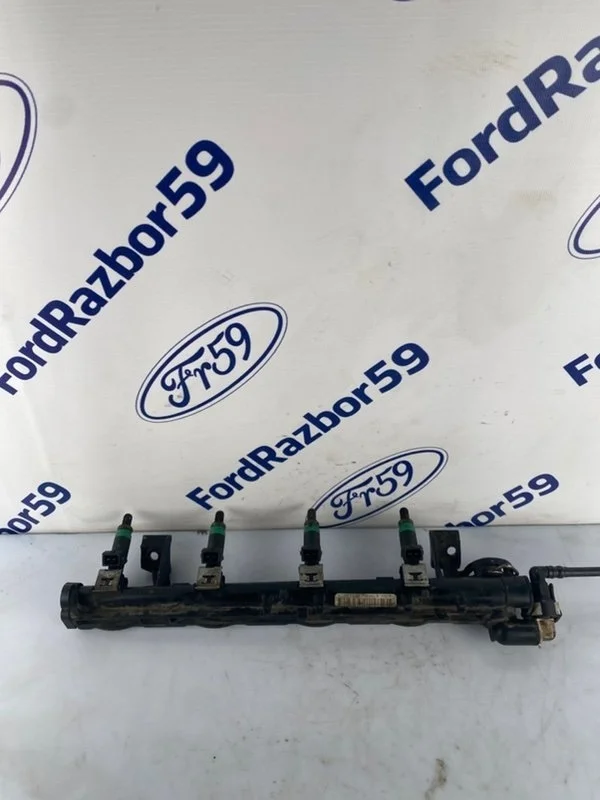 Рампа топливная Ford Focus 2 2007 1698074 CB4 1.6 (HXDB)