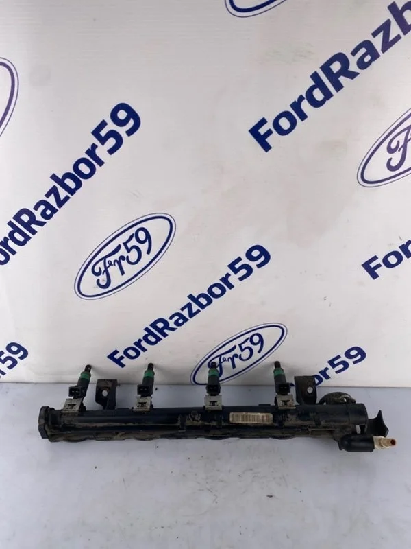 Рампа топливная Ford Focus 2 2007 1698074 CB4 1.6 (HXDA)