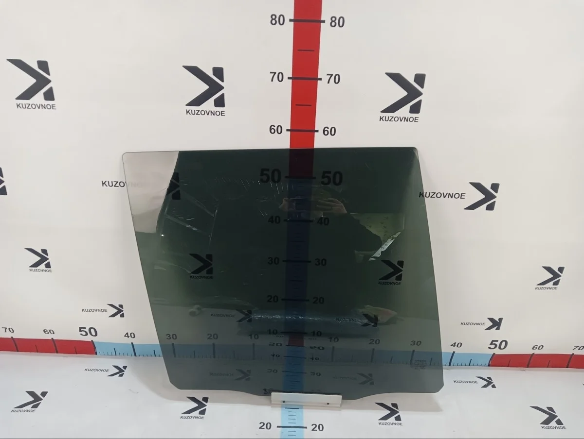 Стекло двери Volvo XC90 2009