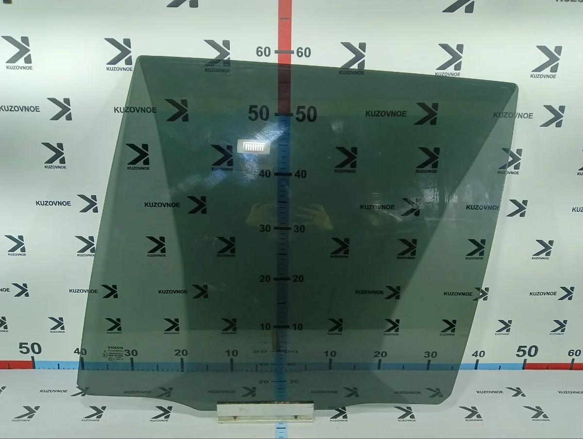 Стекло двери Volvo XC90 2009