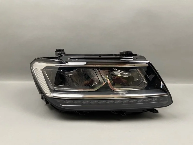 Фара Volkswagen Tiguan 2016-2020 5NB941036E 2, правая