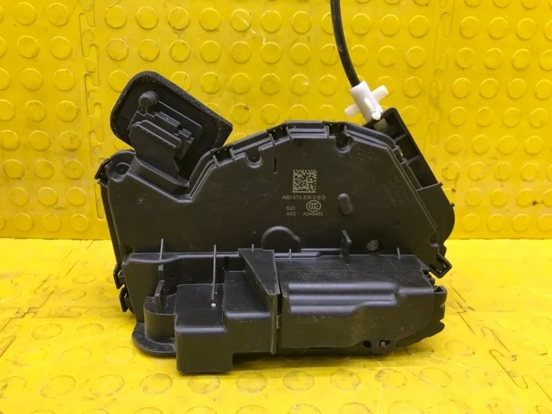 Замок двери Skoda Octavia 2018 5E0839016 5E3 CJS 298666, задний правый