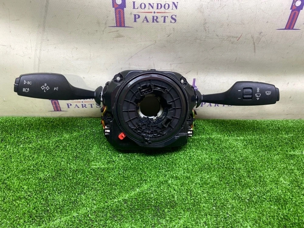 Коммутационный центр в рулевой колонке BMW F10