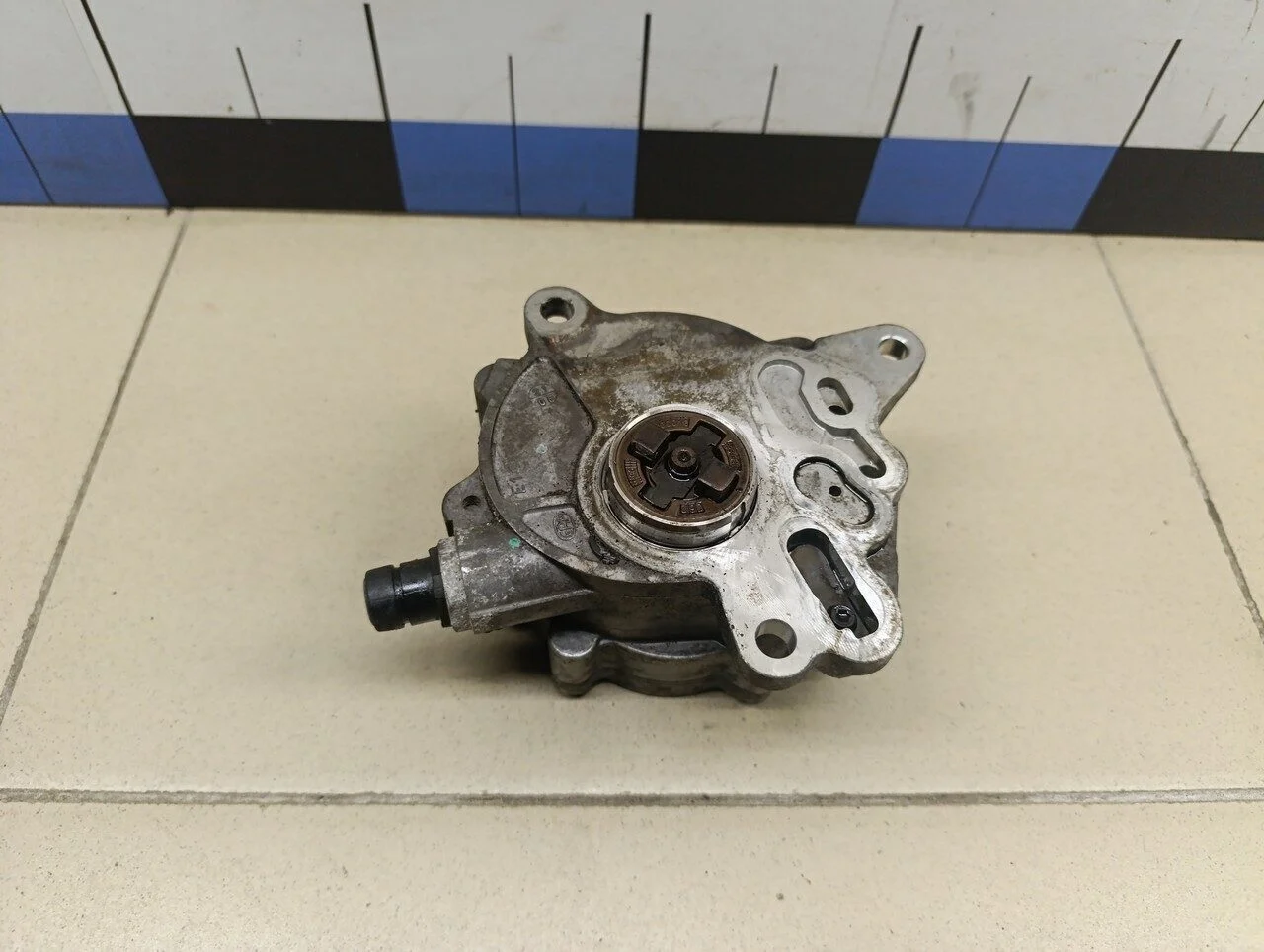 Насос вакуумный Passat [B6] 2005-2010