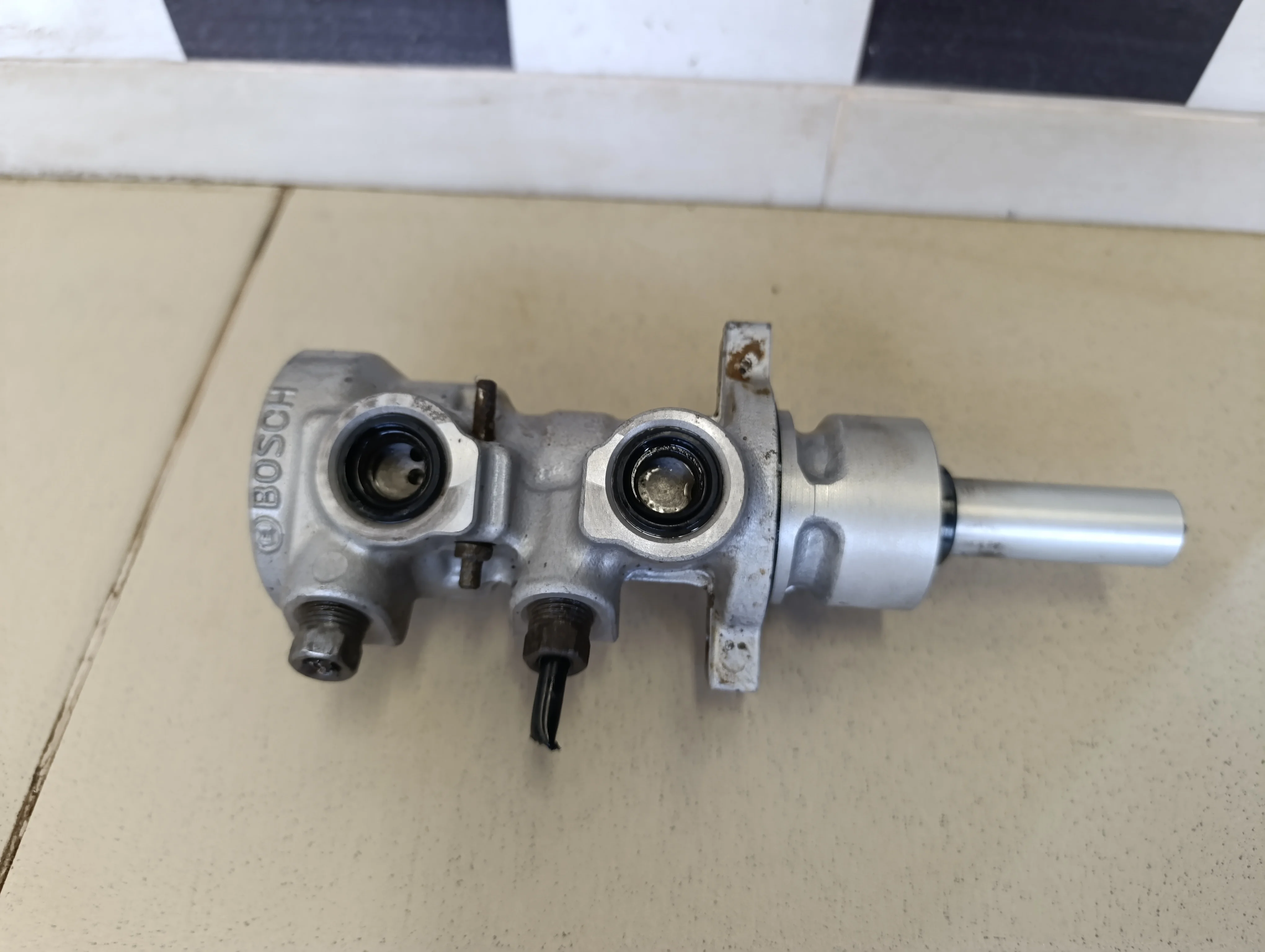 Цилиндр тормозной главный C4 2005-2011