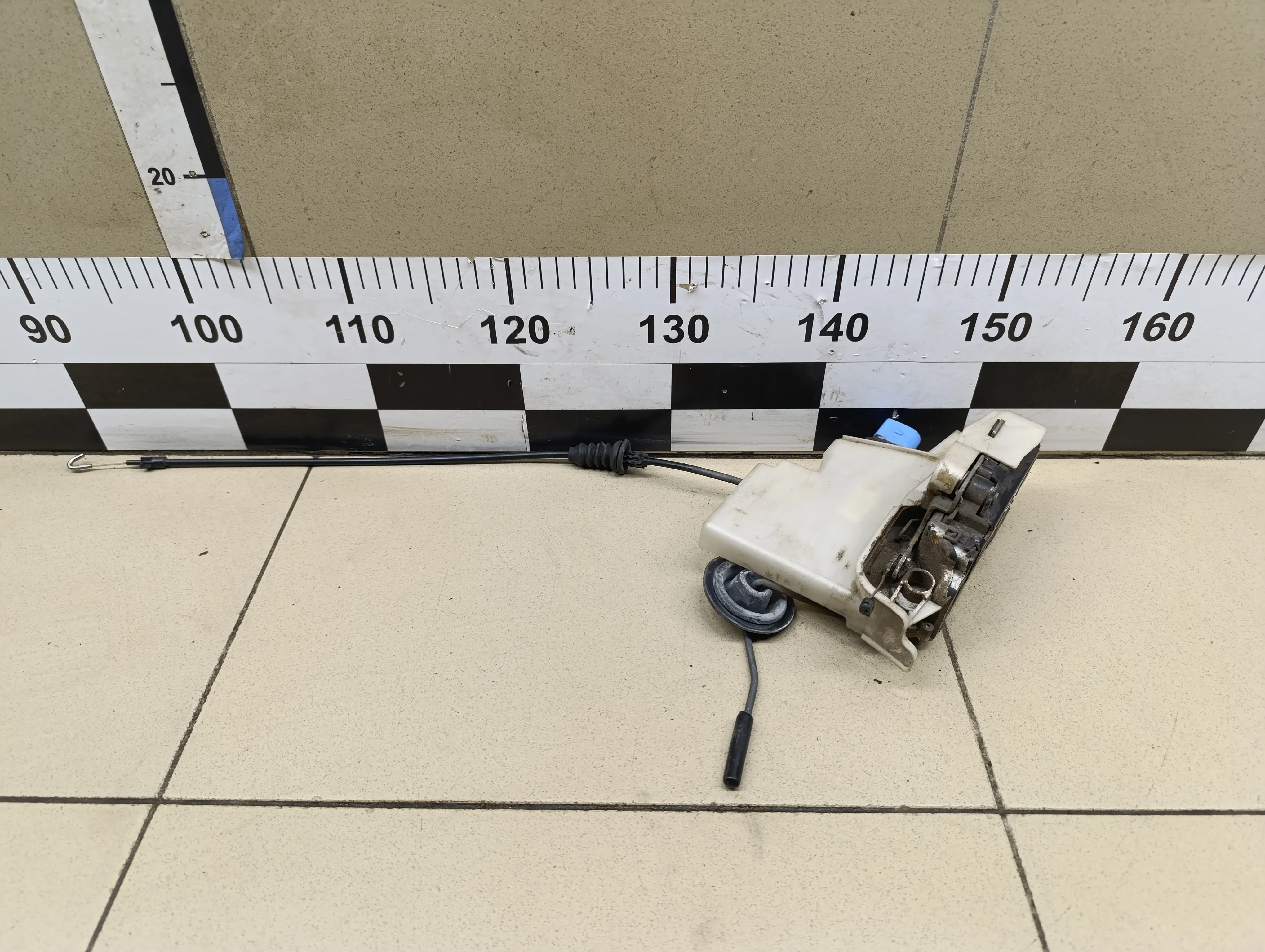 Замок двери передней правой Fabia 1999-2006