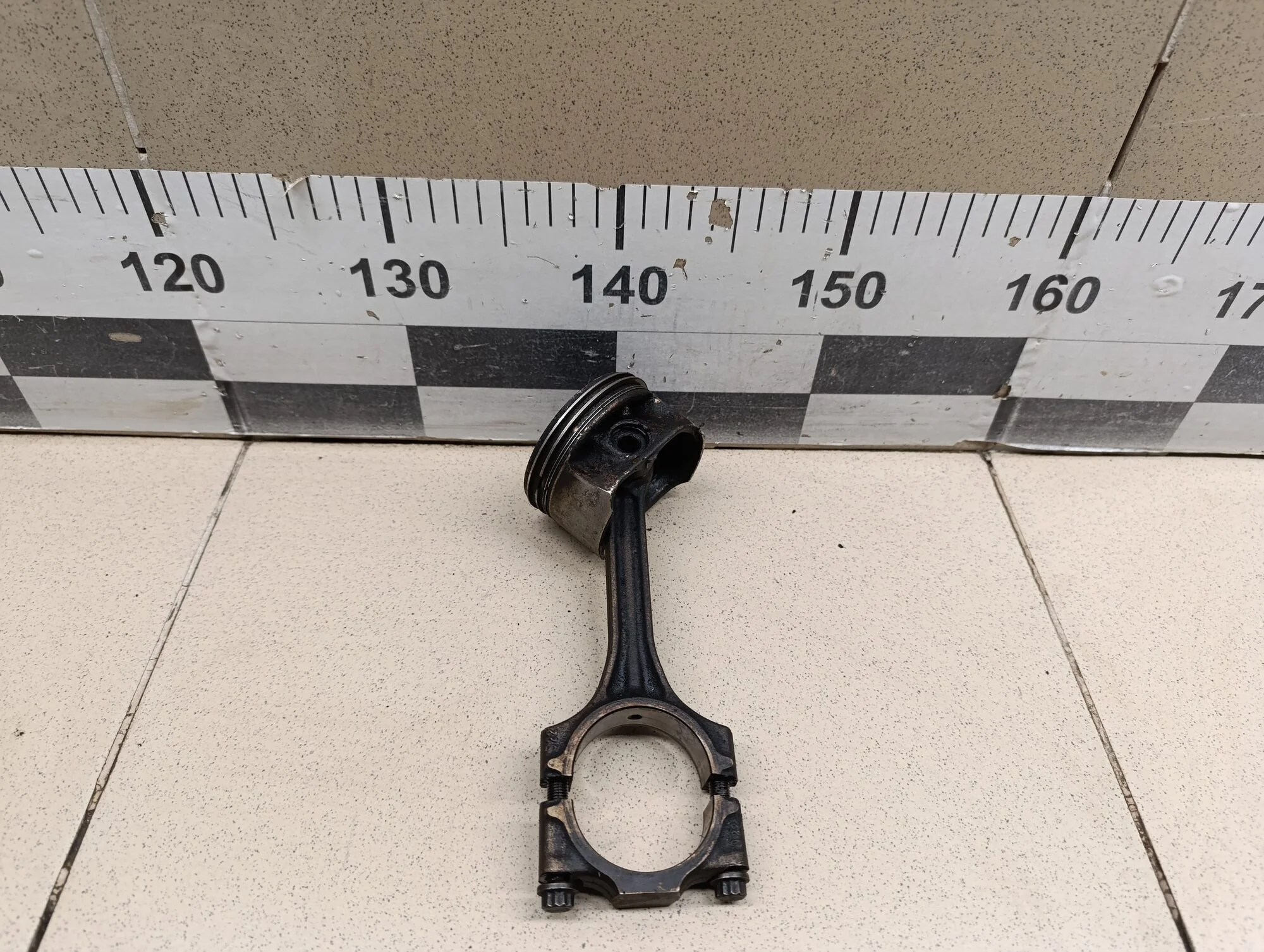 Поршень с шатуном Octavia (A5 1Z-) 2004-2013