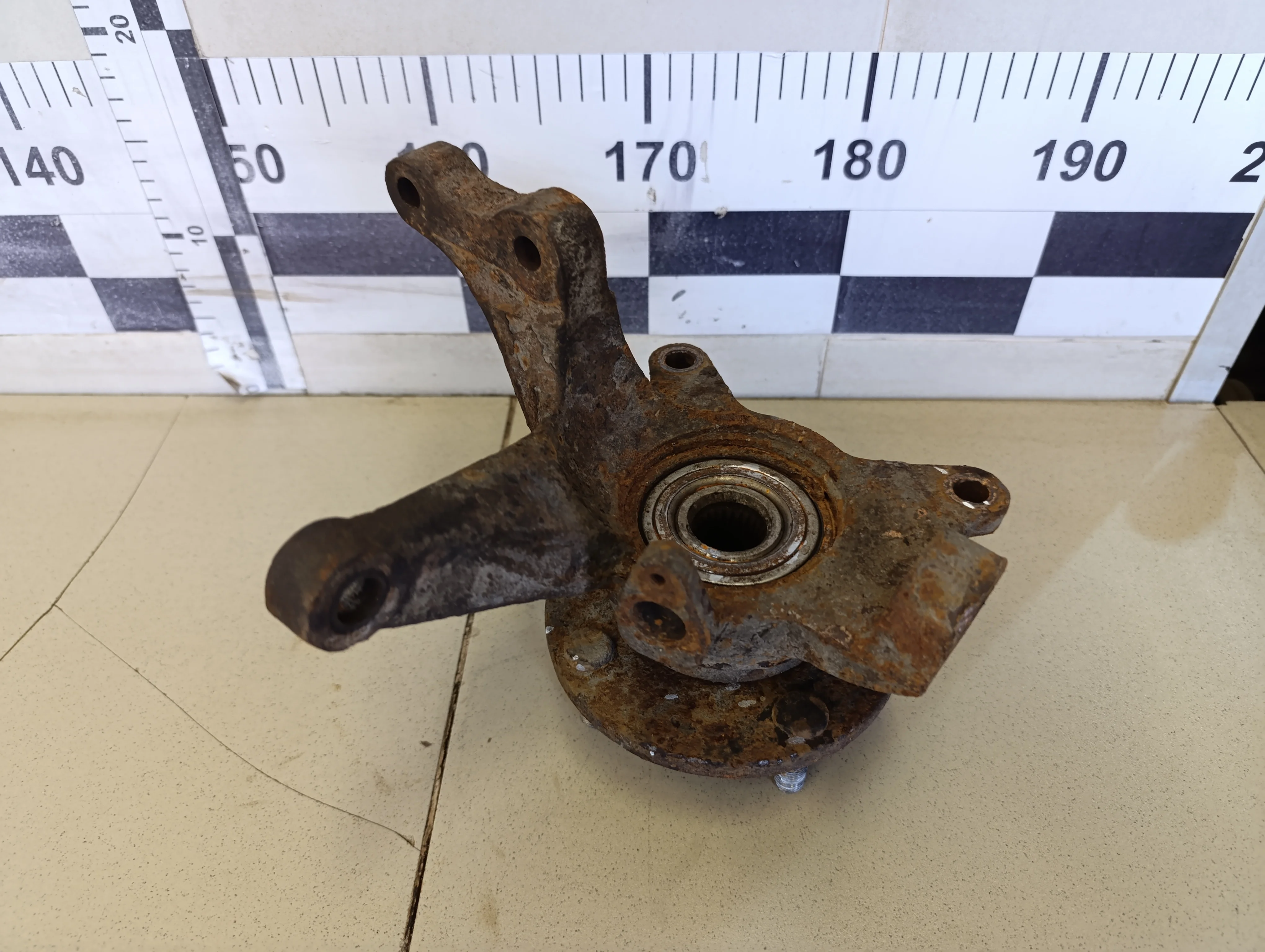 Кулак поворотный передний левый Cerato 2004-2008