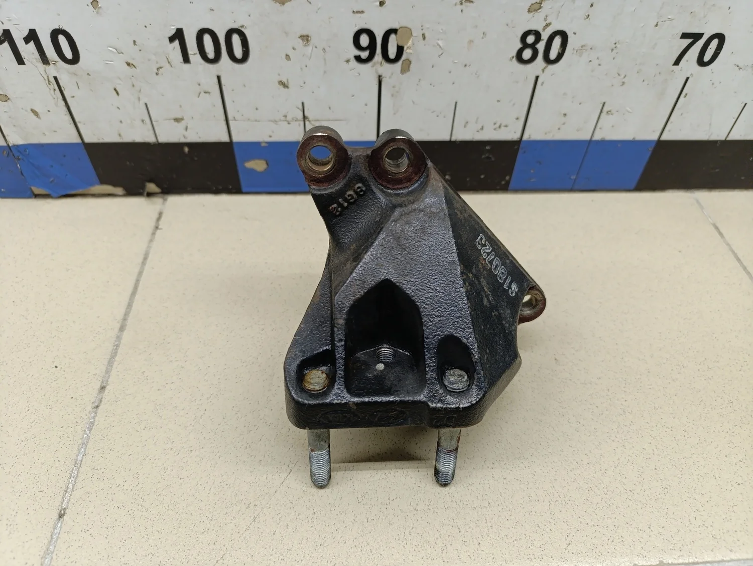 Кронштейн двигателя правый Solaris 2010-2017